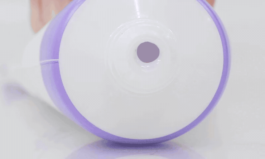 INGREDIENT EDITOR Muscat Grape Vita C Dark Spot Cream Plain detail 3