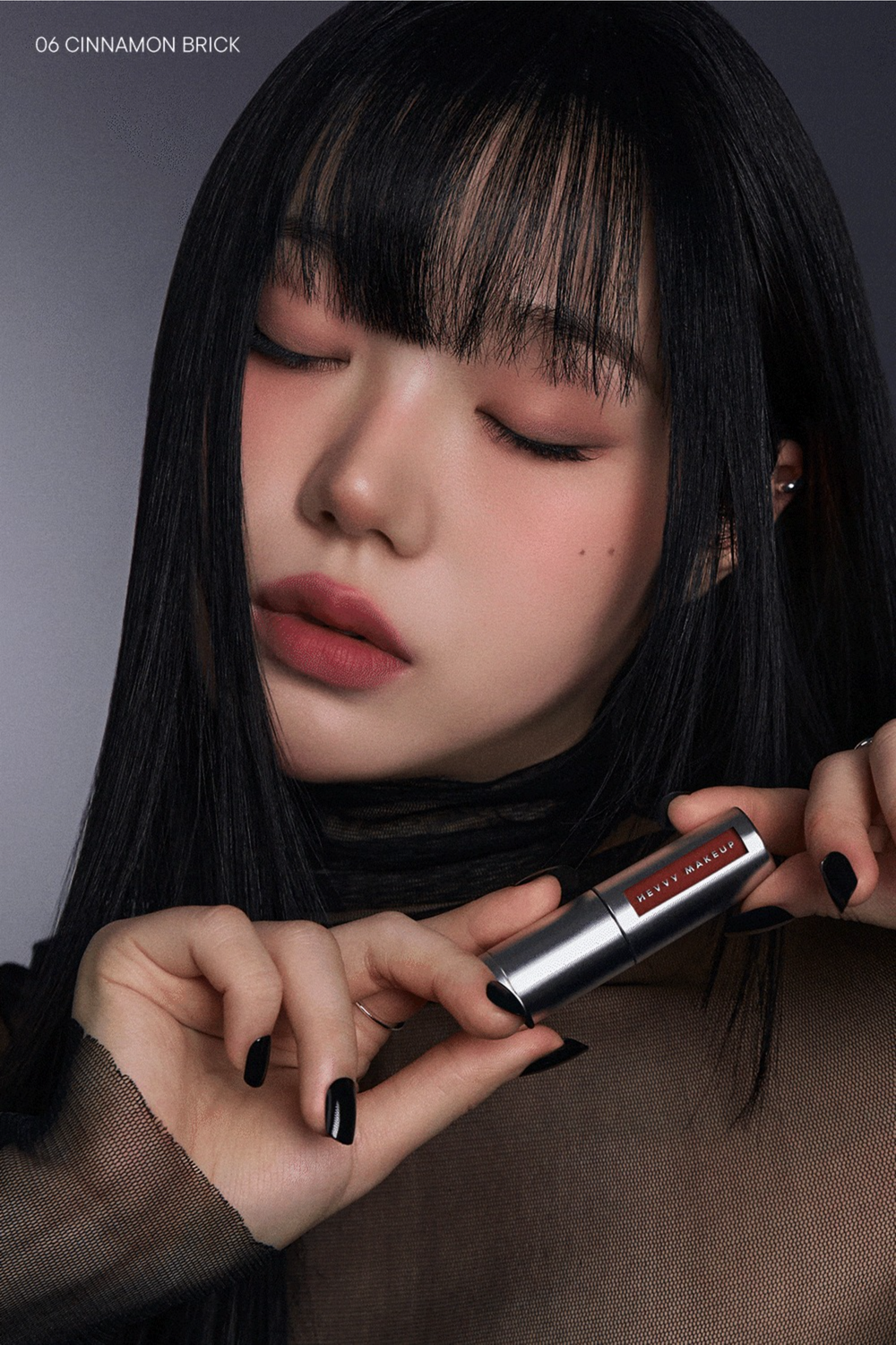 HEVVY MAKEUP Blurring Slip Fit Lip & Cheek detail 20