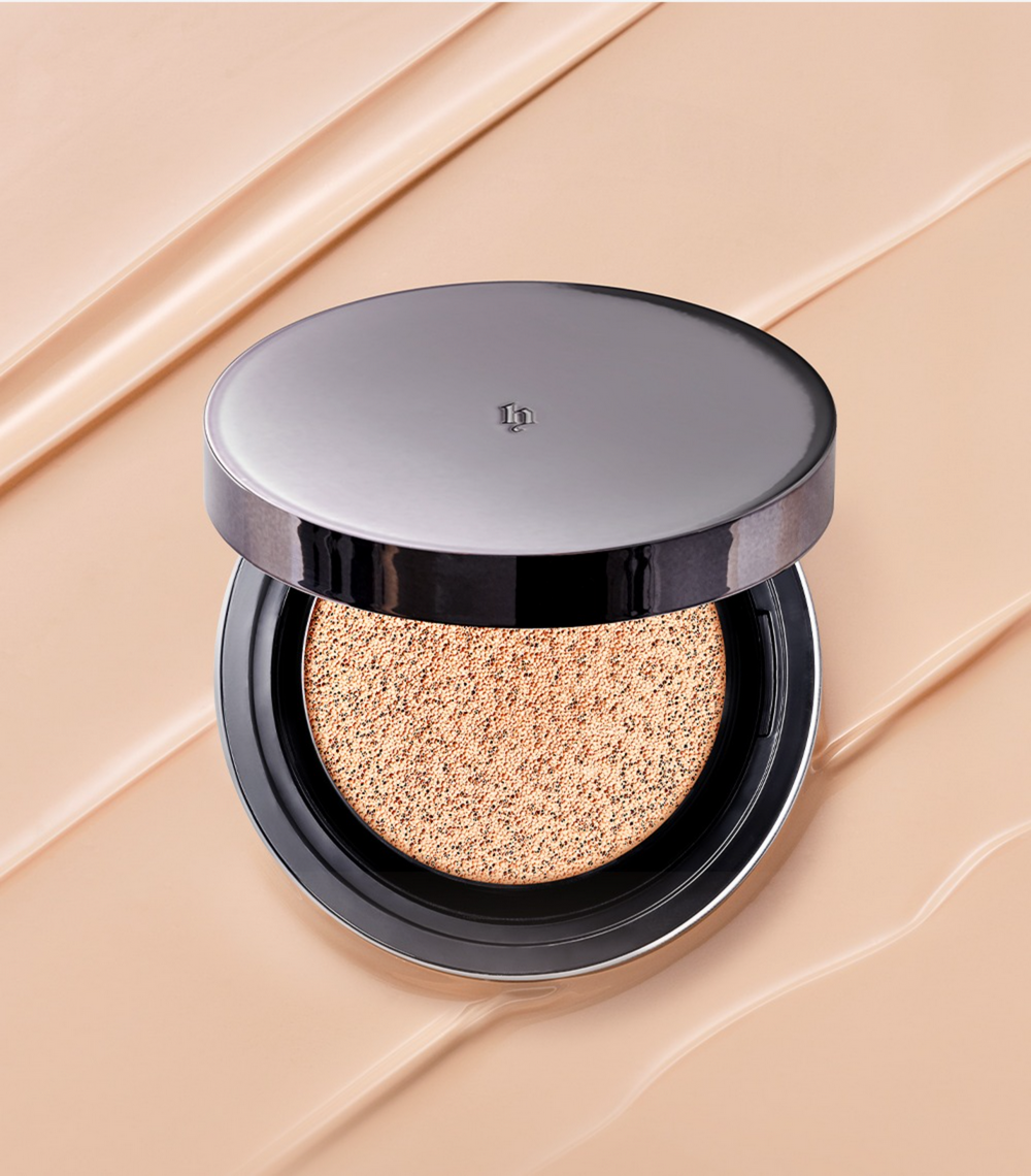 HEVVY MAKEUP Gleaming Skin Cushion V detail 03