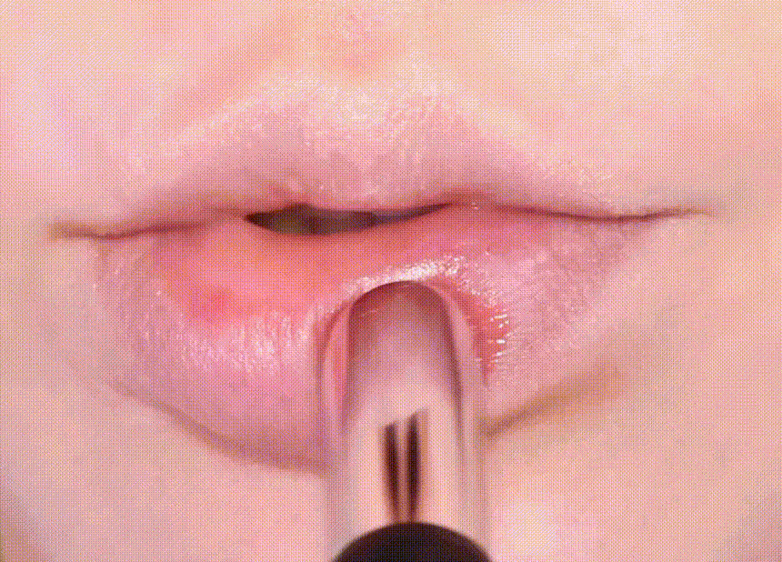 BONCEPT Tinted Glow Lipstick detail 10